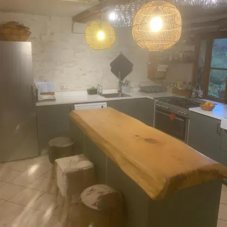 De La Bastide - Cabania Pays Cathare ベッド・アンド・ブレックファスト